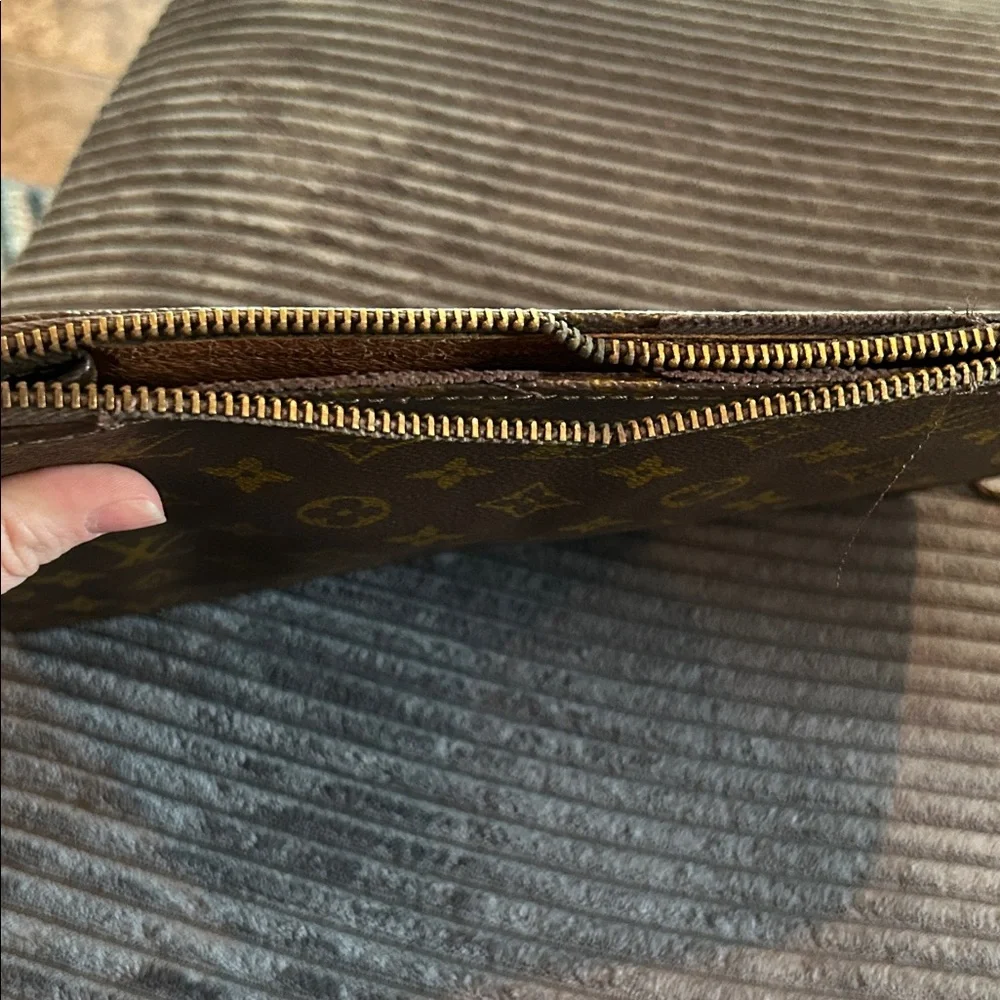 Vintage Louis Vuitton Monogram Canvas Poche Documents Portfolio Case